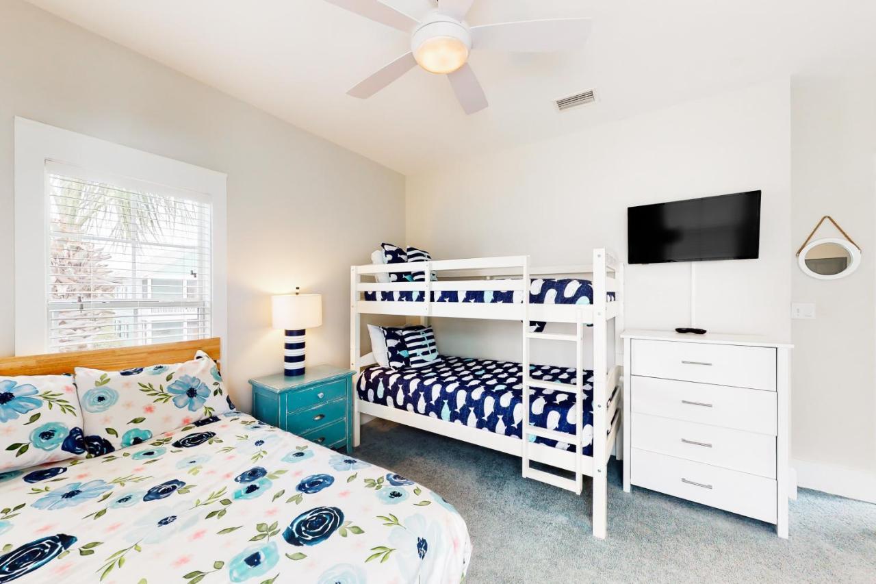 Barefoot #b8 Jasmine By The Bay Highland View
